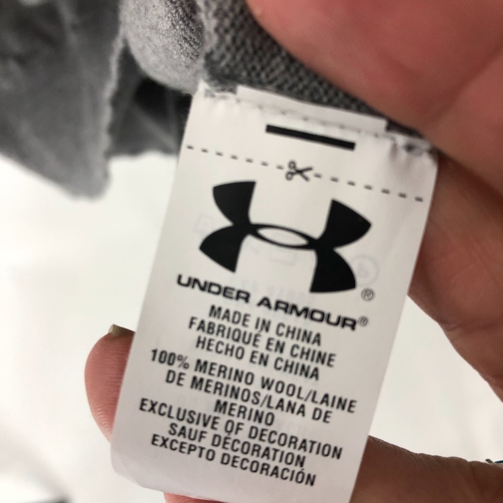 Sold Under Armour Men’s Gray Merino Wool Sweater - Picture 4 of 8